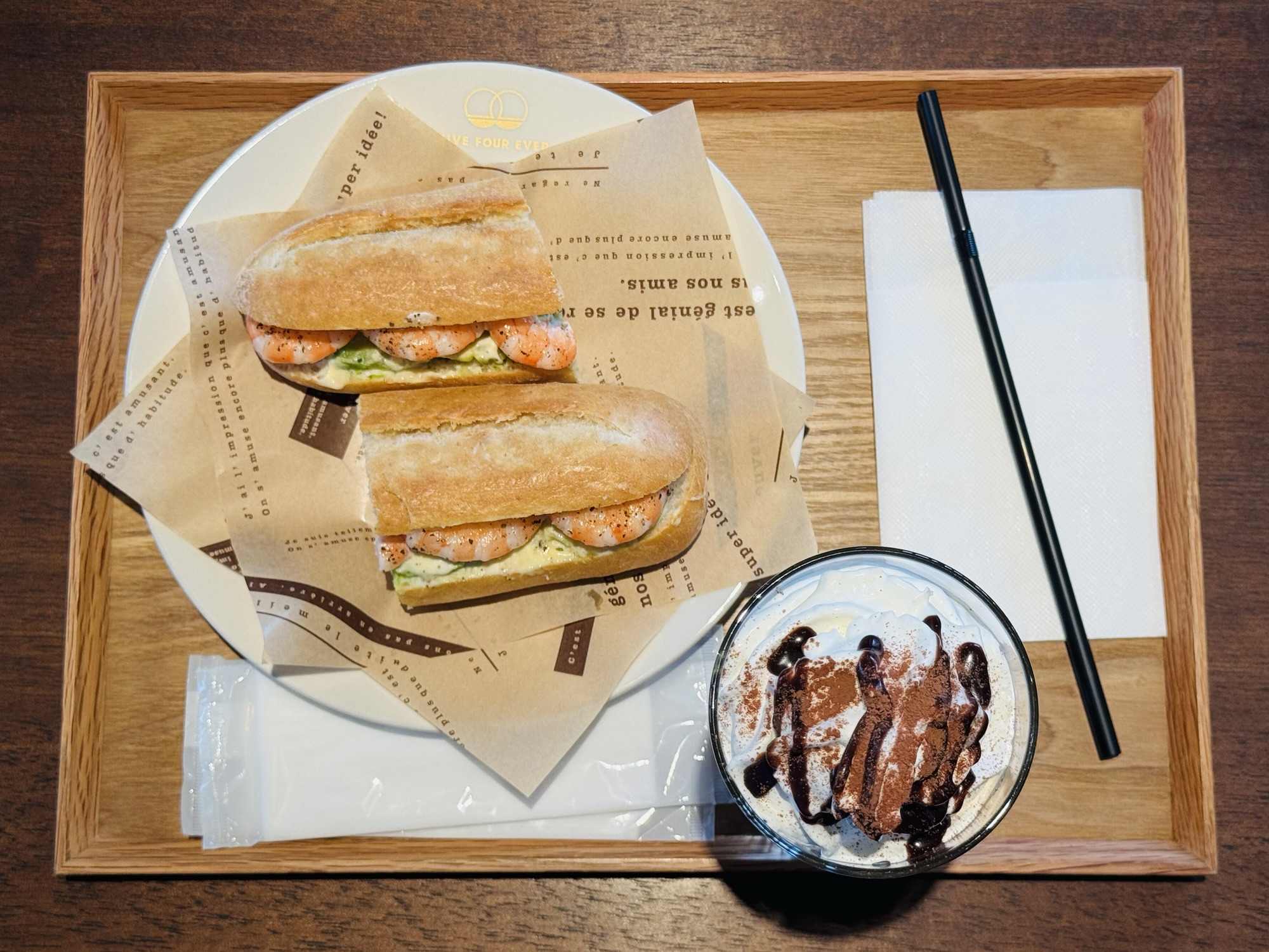 石垣島必訪咖啡廳｜ミンサー工芸館旁的隱藏版美店Cafe Five Four Ever｜沖繩外觀×日式建築內裝的質感咖啡🇯🇵石垣島 