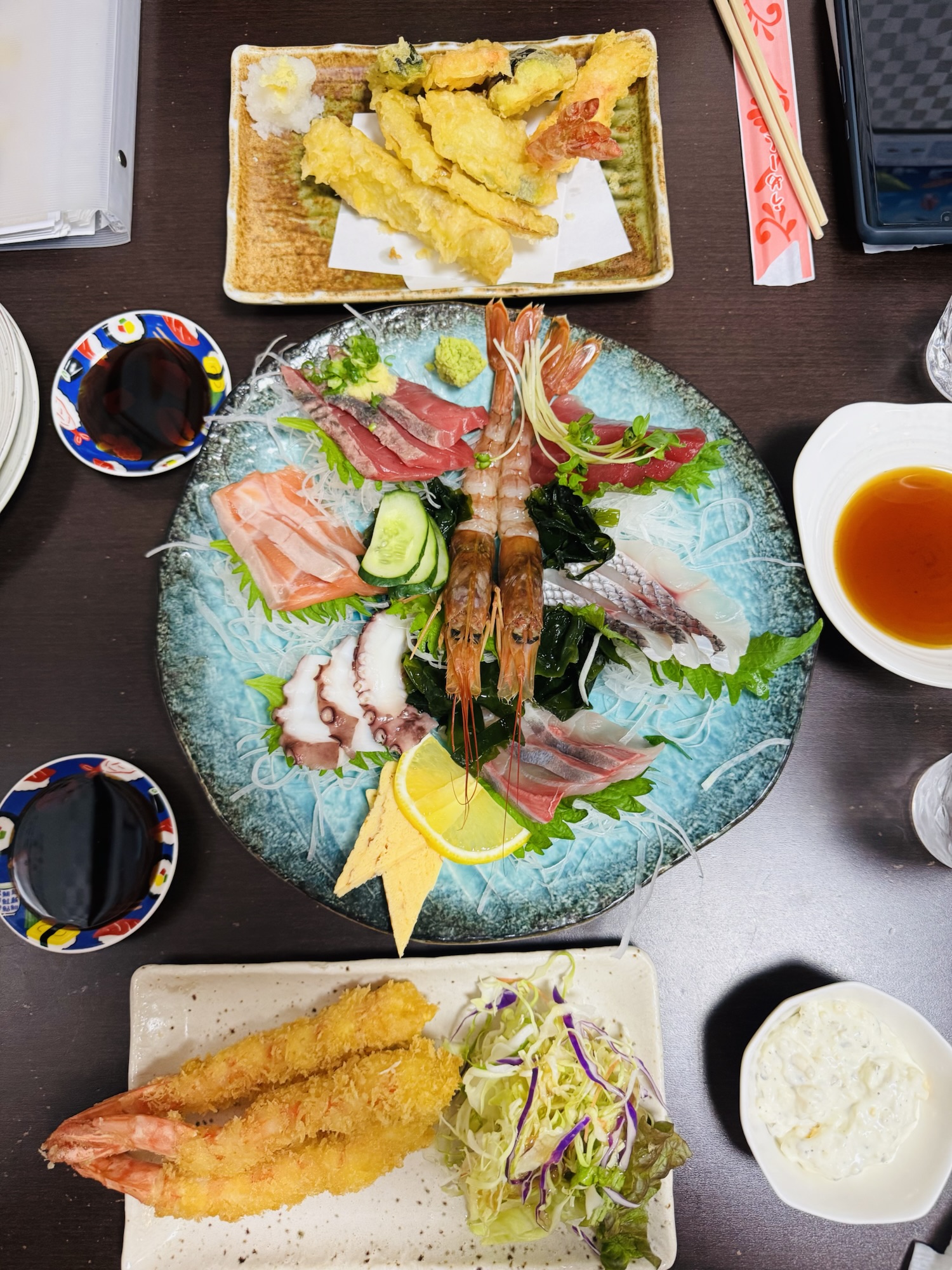 那覇美食推薦|在地人氣店魚屋直営すし食堂 魚まる|漁港直送海鮮+高CP值壽司居酒屋🇯🇵沖繩